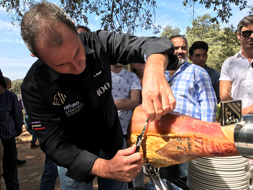 アルトゥーロ・サンチェスのハモン・イベリコ・デ・ベジョータとコルタドール