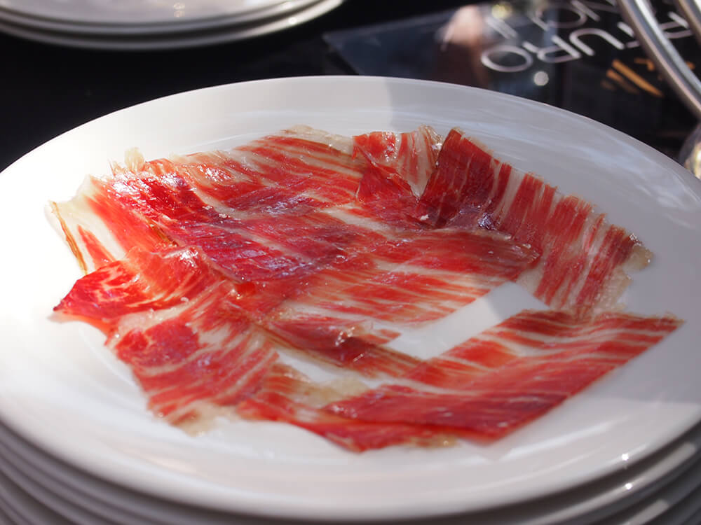 アルトゥーロ・サンチェスの３回モンタネーラハモン・イベリコ・デ・ベジョータ