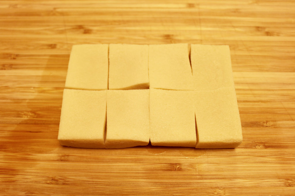 高野豆腐、スナップエンドウ、焼き海老のオリーブ和えの作り方_5