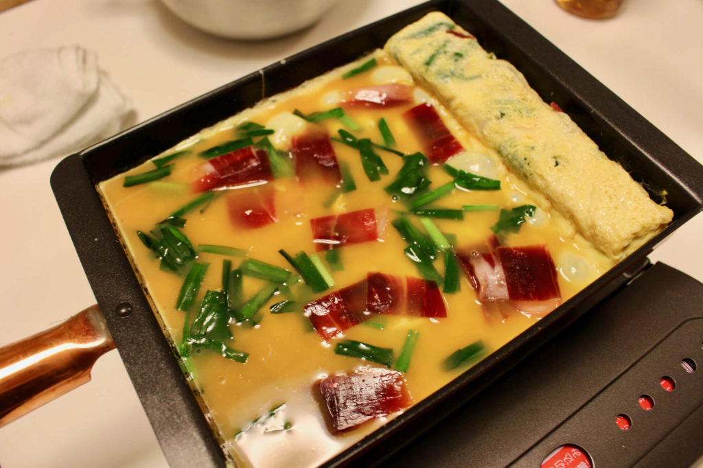 生ハムとニラの出汁巻き玉子_6