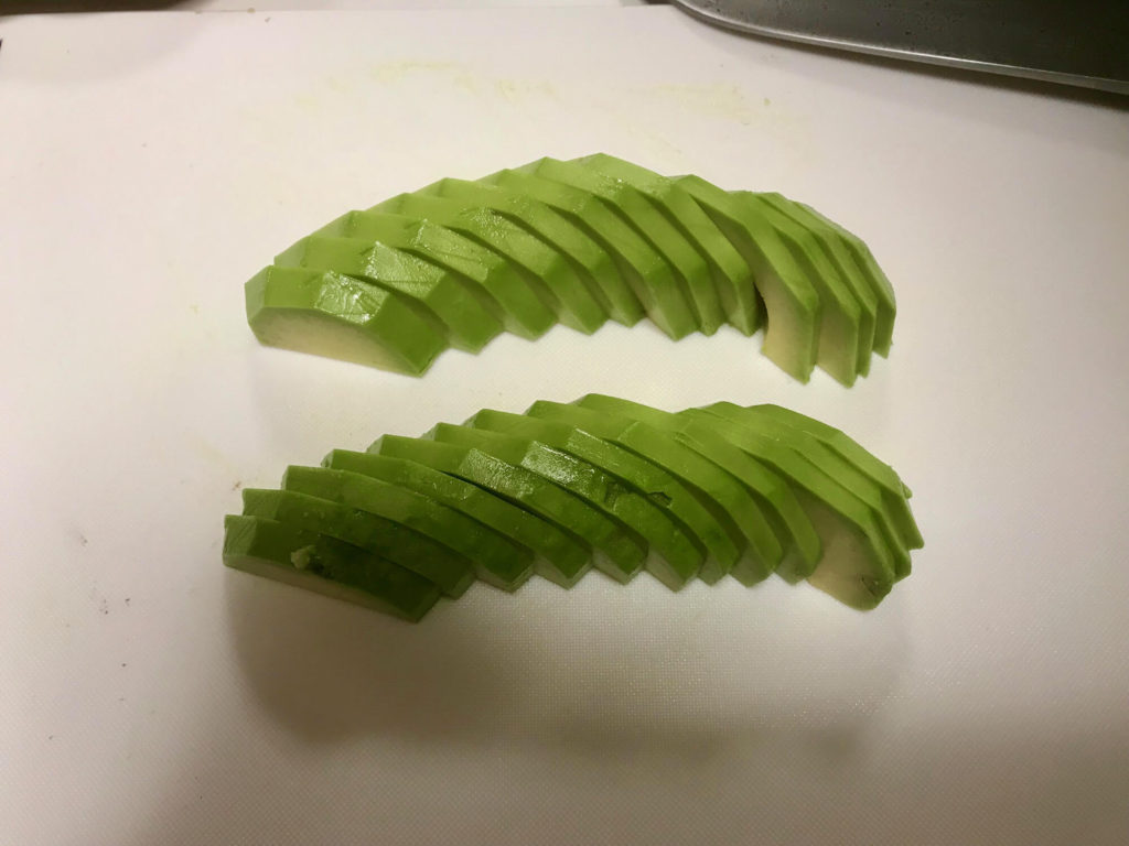 サーモンとブラウンマッシュルームのわさび菜サラダの作り方_3