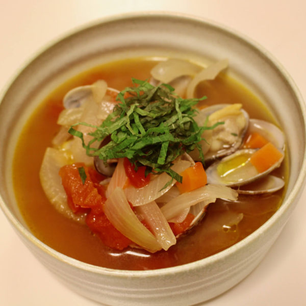 【レシピ】トマトとアサリのオニオンスープ