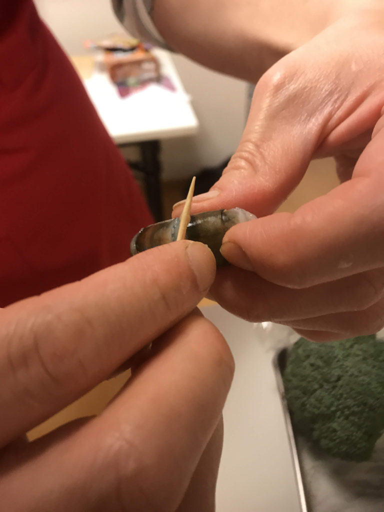 海老とブロッコリーのアンチョビソース掛けの作り方_1