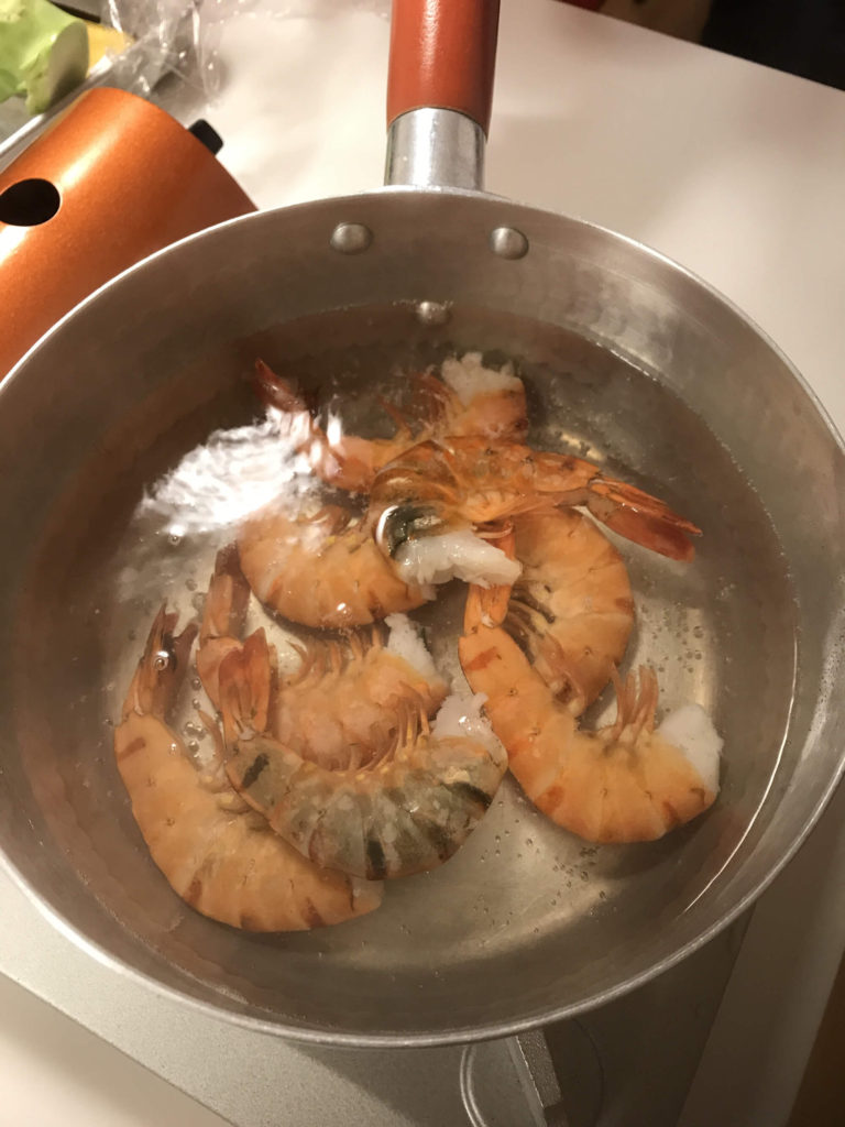 海老とブロッコリーのアンチョビソース掛けの作り方_2