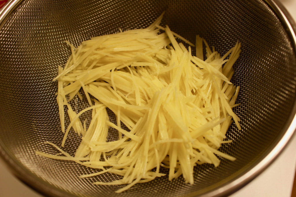 ハモン・イベリコ・セボのカリカリじゃがいも焼きの作り方_1