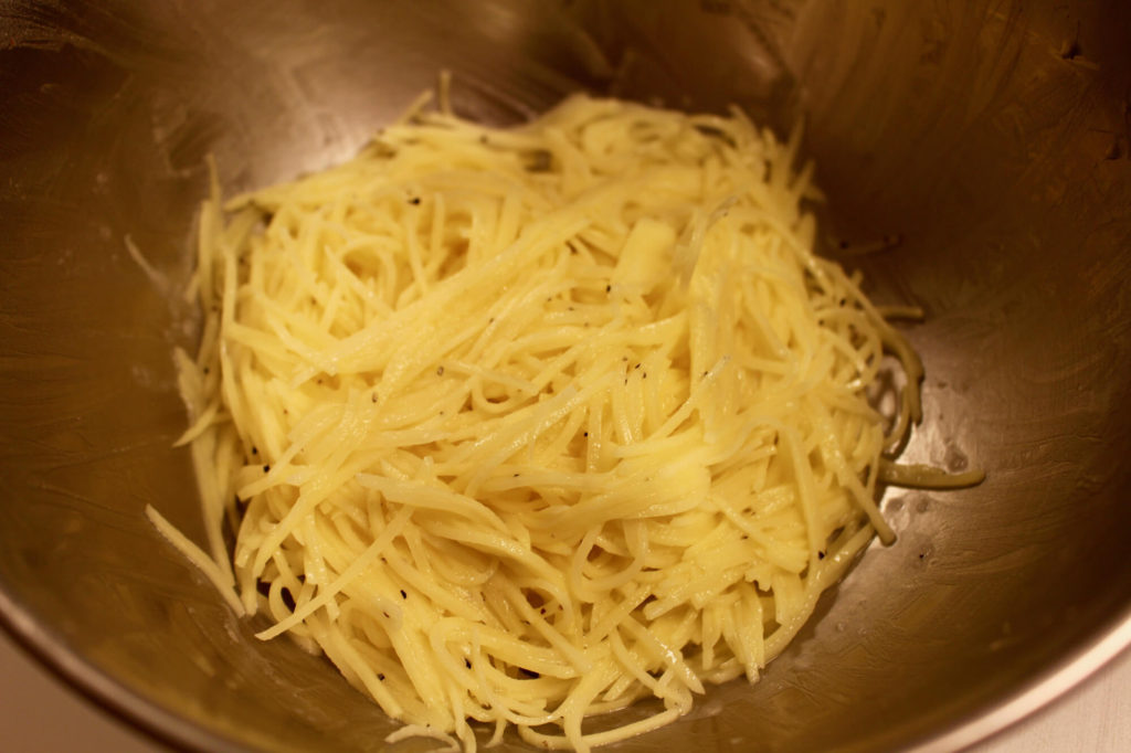 ハモン・イベリコ・セボのカリカリじゃがいも焼きの作り方_3