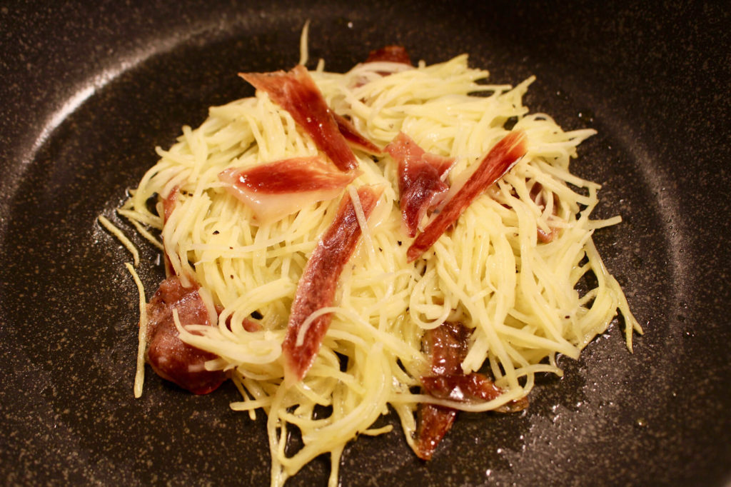 ハモン・イベリコ・セボのカリカリじゃがいも焼きの作り方_5