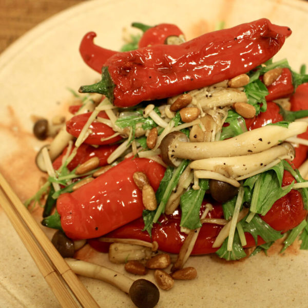 【レシピ】赤万願寺唐辛子と茸、水菜のオリーブオイル炒め