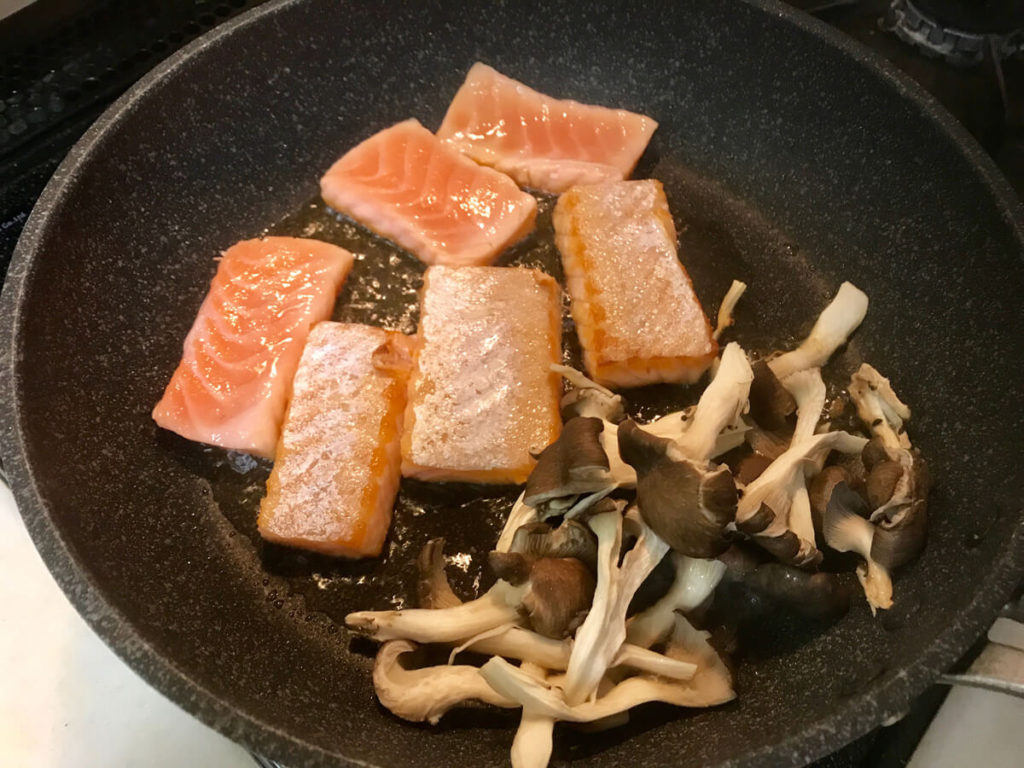 秋鮭と平茸の炊き込みご飯のレシピ_2