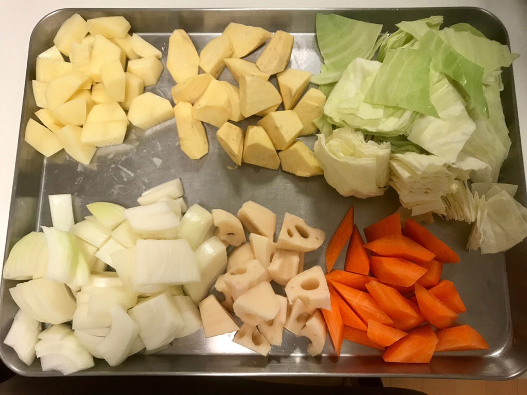 オリーブオイルと根菜トマト煮込みのレシピ_1