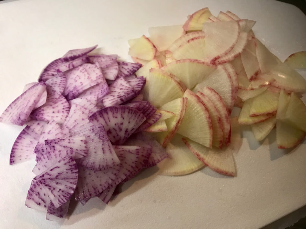 赤大根と紫大根のからすみサラダのレシピ_1