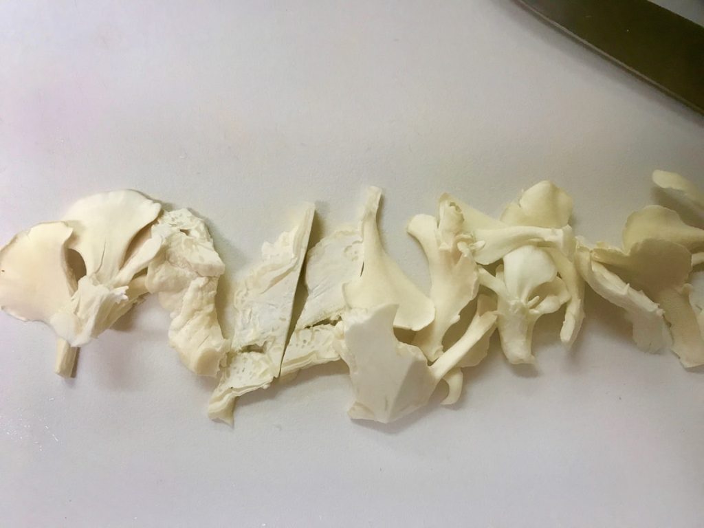 わさび菜と白舞茸の魚醤オリーブオイルサラダのレシピ_2