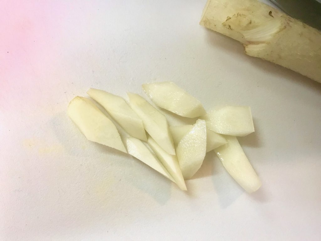 山独活とせり、蒸し鶏のオリーブ和えのレシピ_6