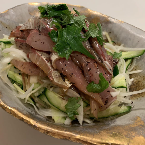 【レシピ】シャキシャキ野菜と鯵のゆかりオリーブ和え